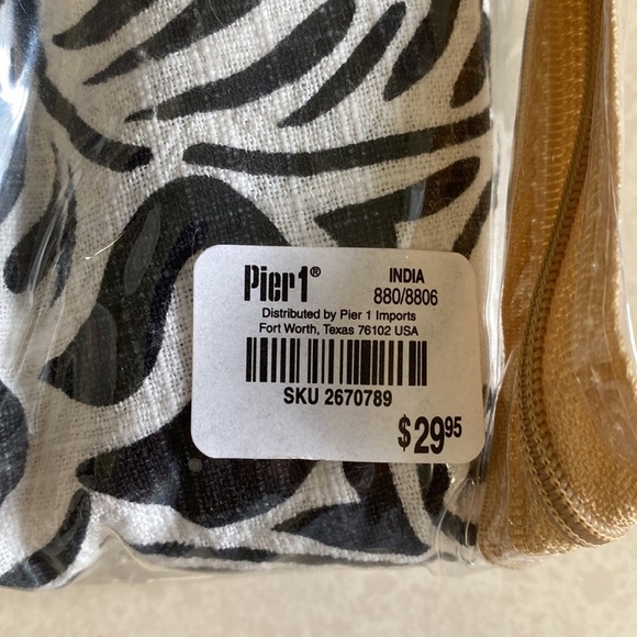 Drapery.  Pier 1 - Picture 2 of 5